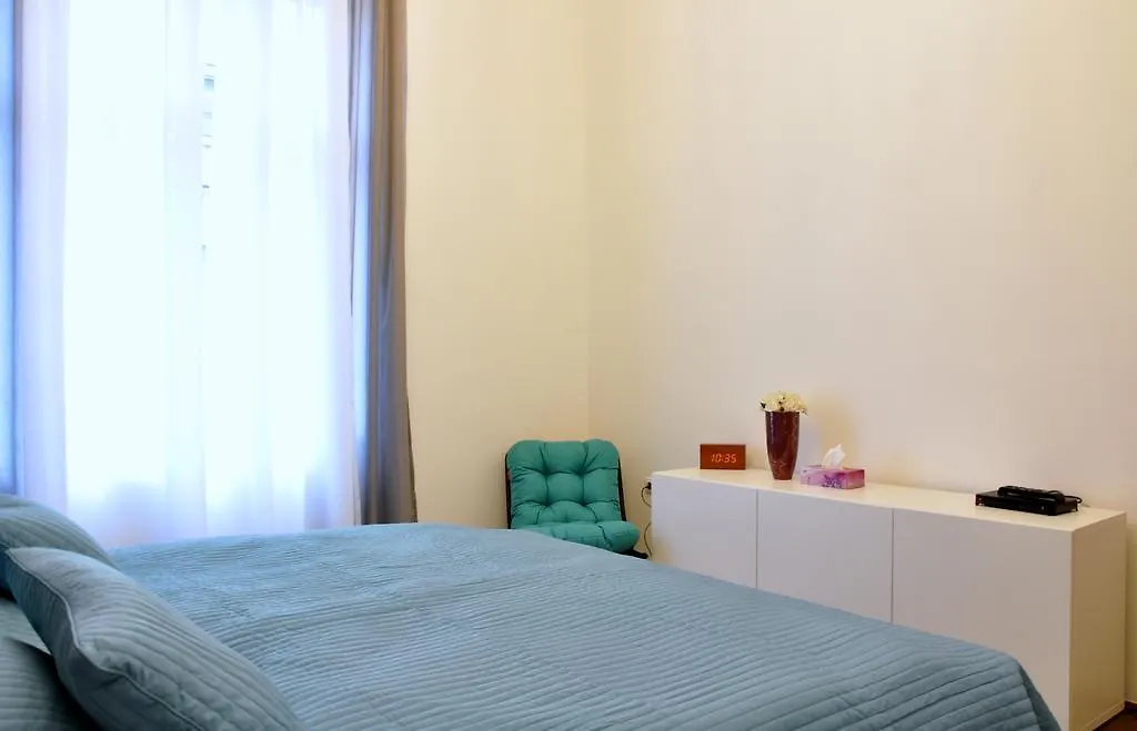 White Dream Home Budapest Apartment